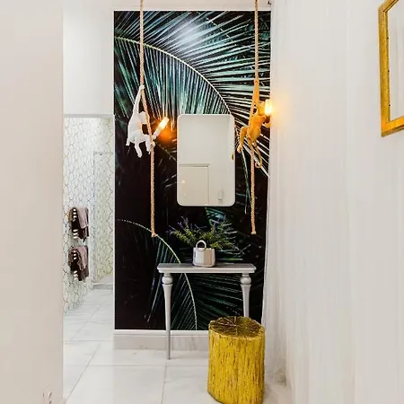 Drama Queen In Old Town דירה