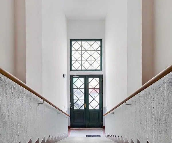 Drama Queen In Old Town Appartement *