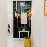 Drama Queen In Old Town Apartman