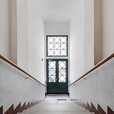 Drama Queen In Old Town Apartament *
